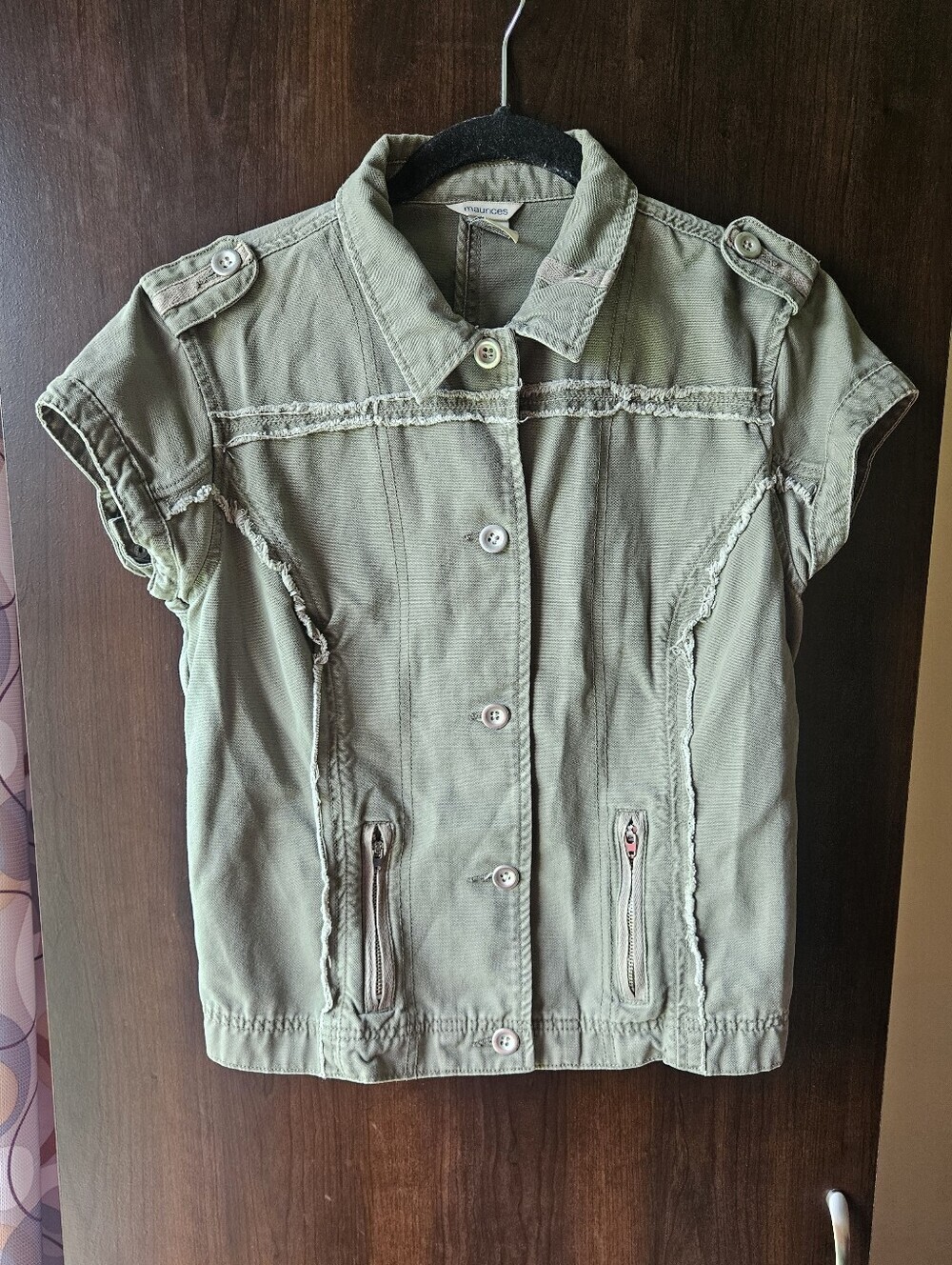 Maurices Olive Green Grunge Short Sleeve Buttom Front Top Size Medium